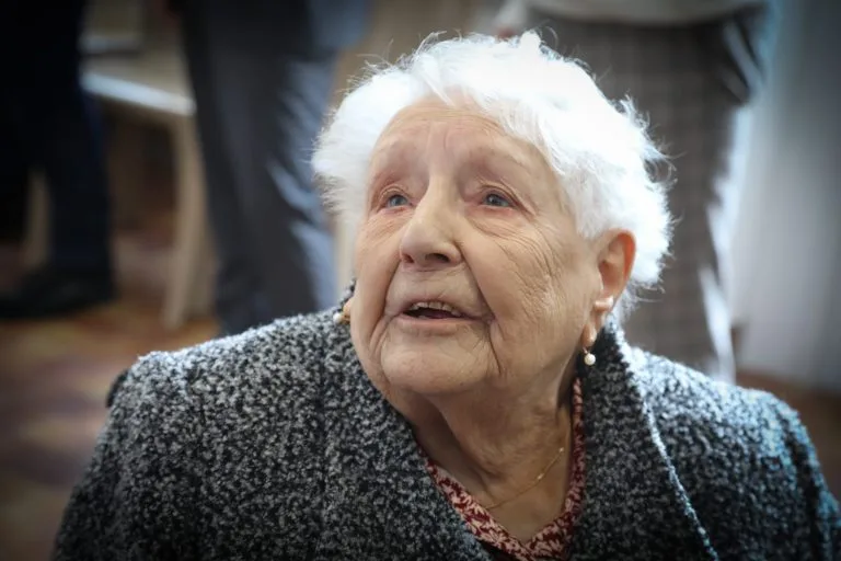 Photo événement 100 ans d'une femme